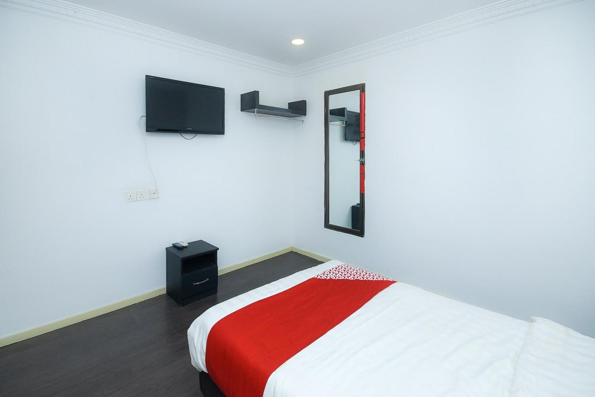 Oyo 90820 River Inn Miri Exterior foto