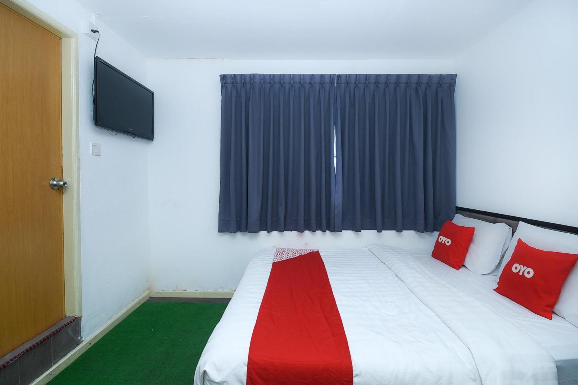 Oyo 90820 River Inn Miri Exterior foto