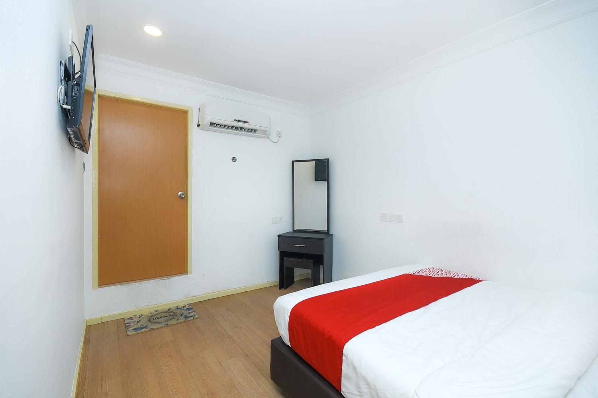 Oyo 90820 River Inn Miri Exterior foto