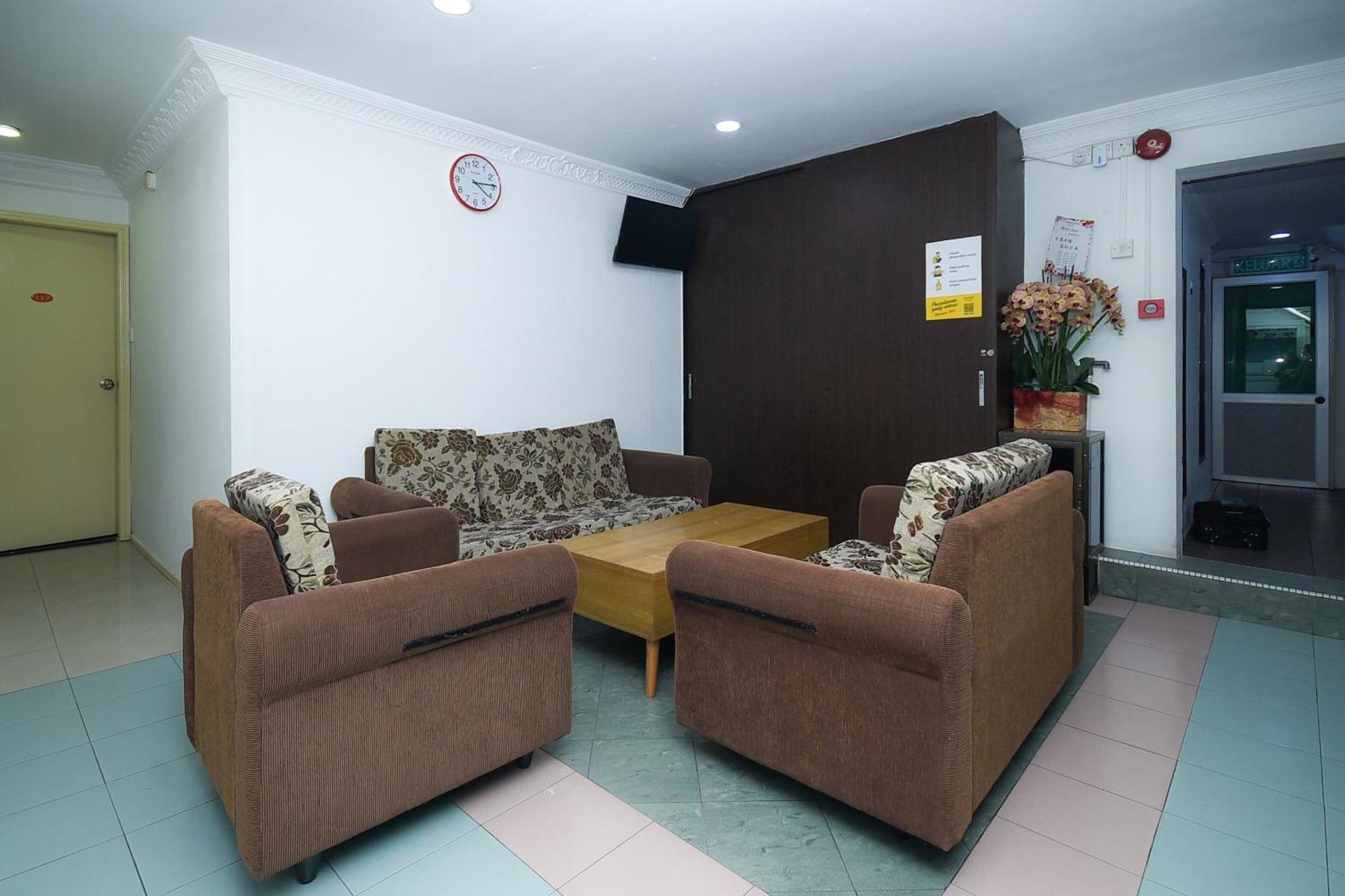 Oyo 90820 River Inn Miri Exterior foto